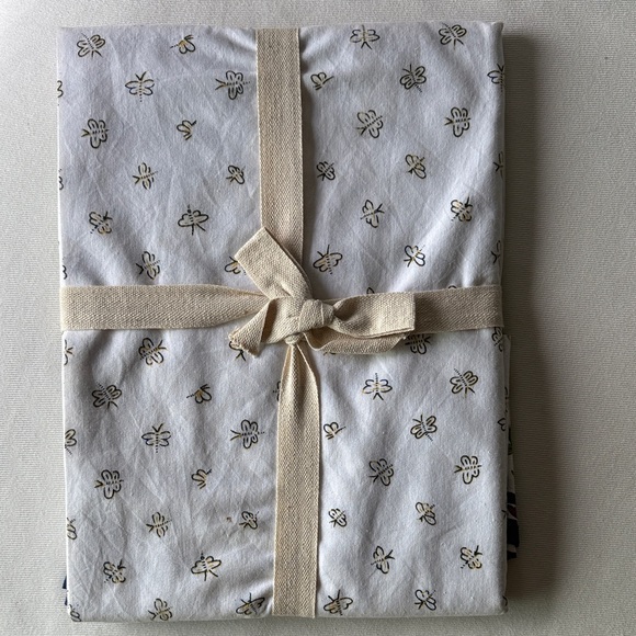 NWT Williams Sonoma Provence Floral Round Tablecloth - Green and Yellow - Picture 6 of 7